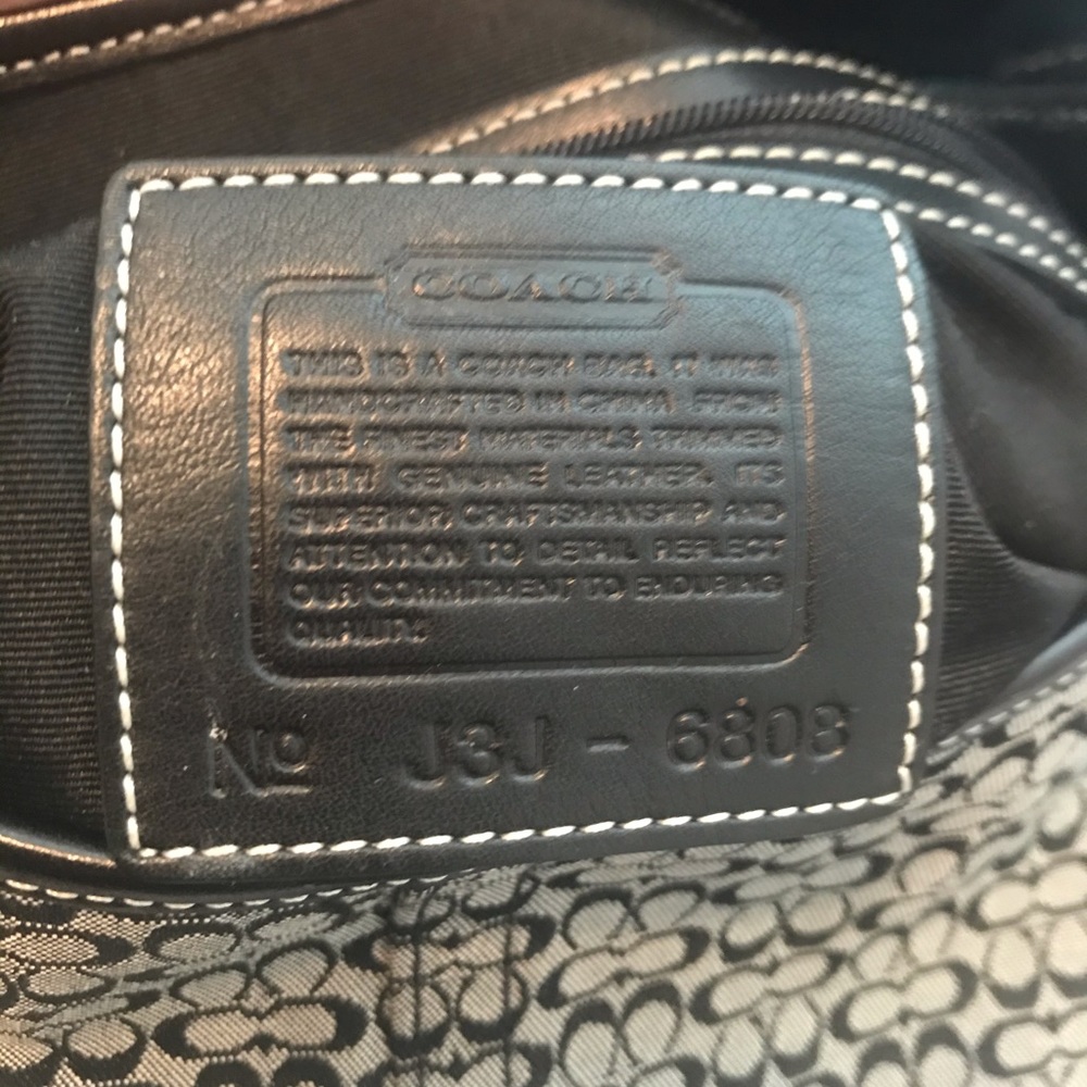 Signature Coach purse & wallet - Picture 3 of 3